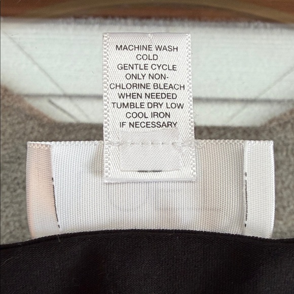 LOFT Scoop Neck Top - Picture 9 of 16